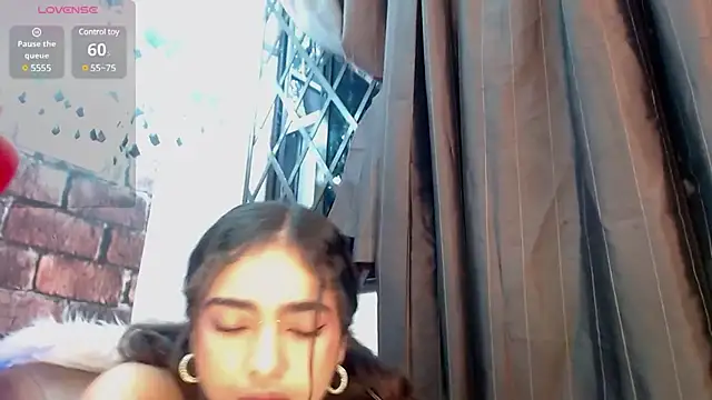 Snapshot of HelenaSwani chatting on March 5, 2025, 12:11 pm HelenaSwani online show from March 5, 2025, 12:11 pm