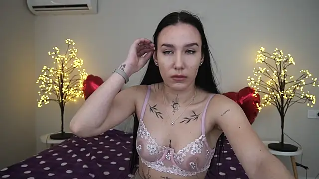 Snapshot of NikkiGoldSide chatting on March 8, 2025, 10:00 am NikkiGoldSide online show from March 8, 2025, 10:00 am