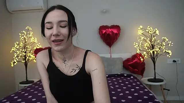 Snapshot of NikkiGoldSide chatting on March 3, 2025, 1:45 pm NikkiGoldSide online show from March 3, 2025, 1:45 pm