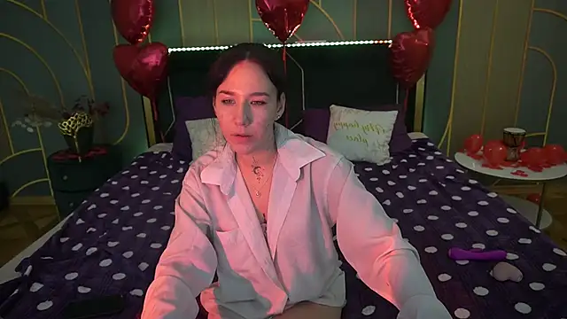 Snapshot of NikkiGoldSide chatting on February 20, 2025, 2:18 am NikkiGoldSide online show from February 20, 2025, 2:18 am