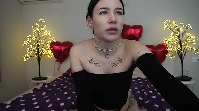 Snapshot of NikkiGoldSide chatting on February 26, 2025, 8:25 pm NikkiGoldSide online show from February 26, 2025, 8:25 pm