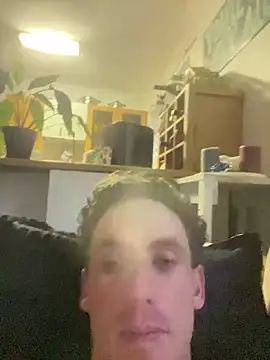 Snapshot of bradleyjamesmc chatting on February 13, 2025, 4:28 pm bradleyjamesmc online show from February 13, 2025, 4:28 pm