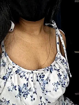 Nisha027 online show from February 7, 2026, 1:02 am