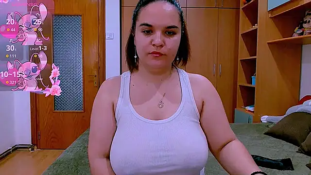 Ella-Diamond online show from November 3, 2025, 6:51 am