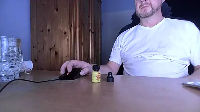 Tom PP cgn online show from November 9, 2025, 5:44 am