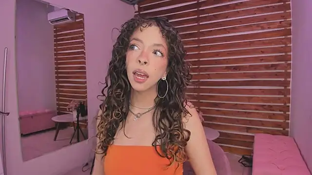 Sapphire Venuss online show from December 4, 2025, 2:21 am