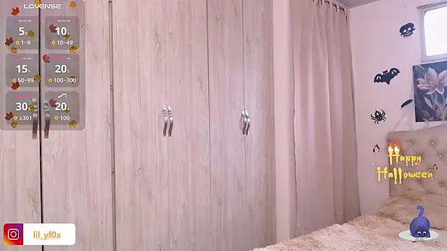 Snapshot of lily_f00x chatting on October 24, 2025, 1:32 pm lily f00x online show from October 24, 2025, 1:32 pm