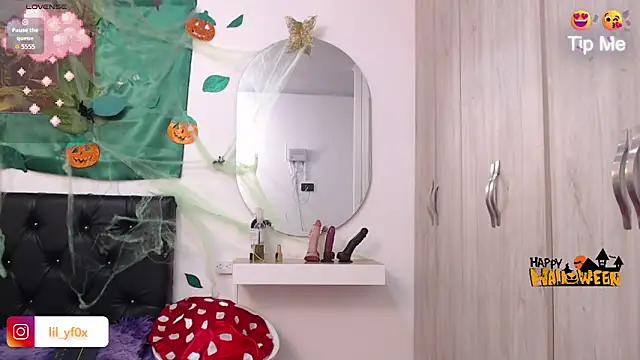 Snapshot of lily_f00x chatting on October 15, 2025, 12:57 pm lily f00x online show from October 15, 2025, 12:57 pm