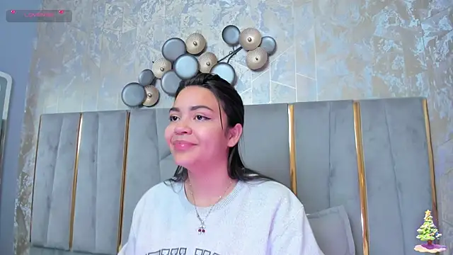 KimDevinne online show from December 21, 2025, 3:41 am