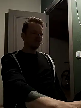 Maksiii-all online show from March 4, 2025, 5:24 pm