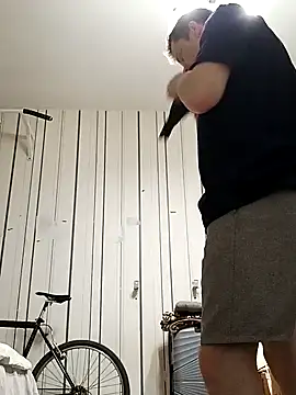 Maksiii-all online show from March 11, 2025, 4:29 pm