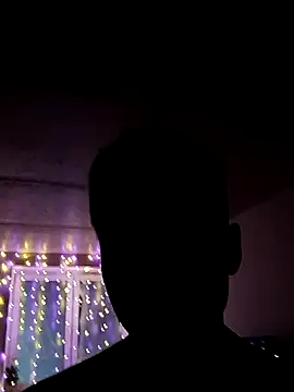 Maksiii-all online show from March 2, 2025, 8:03 pm