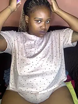 Snapshot of ThickPearlx23 chatting on April 23, 2026, 8:10 pm ThickPearlx23 online show from April 23, 2026, 8:10 pm