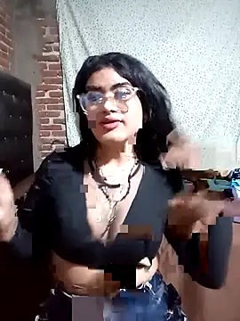 yovana13 online show from November 12, 2025, 8:40 am