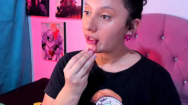 Mila nixon02 online show from November 16, 2025, 5:06 pm