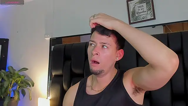 JadeSmiith  online show from January 13, 2026, 11:30 pm