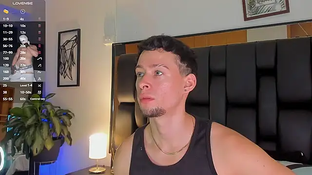 Snapshot of JadeSmiith_ chatting on October 13, 2025, 10:21 pm JadeSmiith online show from October 13, 2025, 10:21 pm