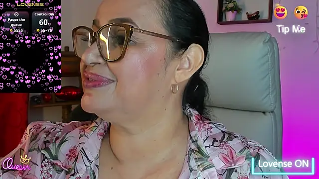 Snapshot of Gia_Nahomi chatting on April 18, 2026, 11:05 pm Gia Nahomi online show from April 18, 2026, 11:05 pm