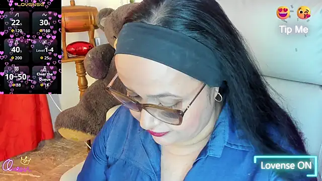 Snapshot of Gia_Nahomi chatting on April 23, 2026, 11:06 pm Gia Nahomi online show from April 23, 2026, 11:06 pm