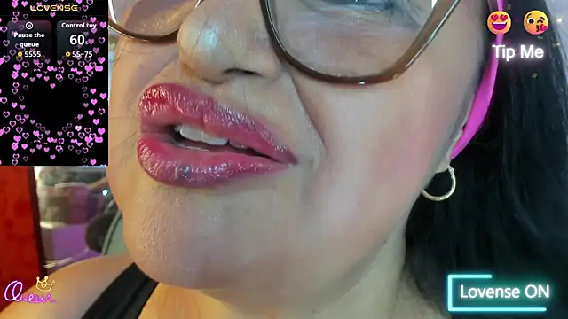 Snapshot of Gia_Nahomi chatting on May 19, 2026, 9:22 pm Gia Nahomi online show from May 19, 2026, 9:22 pm
