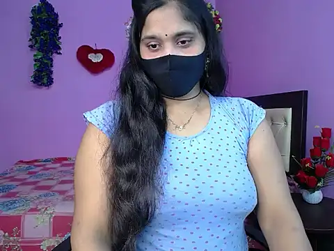 Hot Maleka online show from May 24, 2026, 5:02 pm