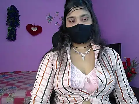 Hot Maleka online show from May 25, 2026, 5:11 pm