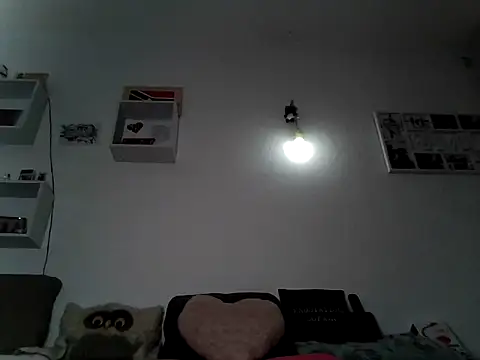 prettyblueeyes420 online show from November 29, 2025, 3:17 am