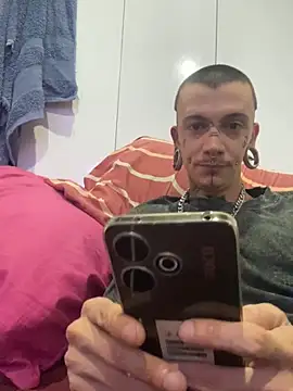 Snapshot of Seebohm1111 chatting on December 28, 2024, 12:57 am Seebohm1111 online show from December 28, 2024, 12:57 am