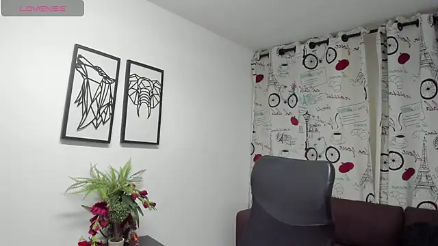 DanaaRey online show from November 11, 2025, 1:50 pm