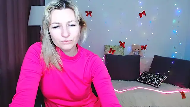 Snapshot of Incredible_Ariela chatting on February 14, 2025, 11:53 am Incredible Ariela online show from February 14, 2025, 11:53 am