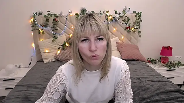 Snapshot of Incredible_Ariela chatting on March 8, 2025, 11:48 am Incredible Ariela online show from March 8, 2025, 11:48 am