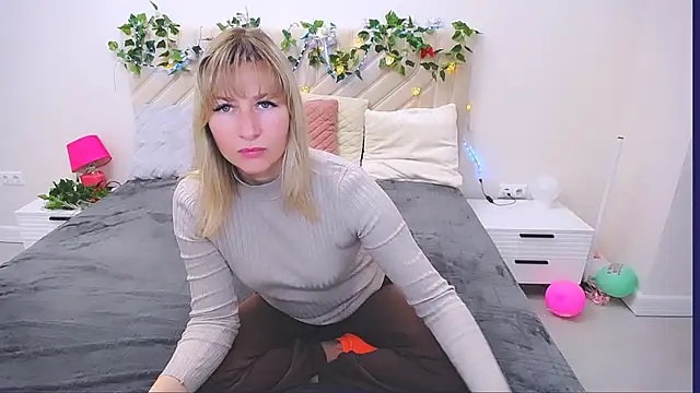 Snapshot of Incredible_Ariela chatting on September 11, 2025, 10:04 am Incredible Ariela online show from September 11, 2025, 10:04 am