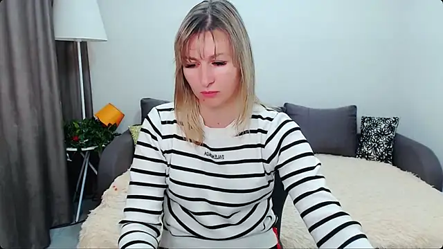 Snapshot of Incredible_Ariela chatting on September 18, 2025, 10:51 am Incredible Ariela online show from September 18, 2025, 10:51 am