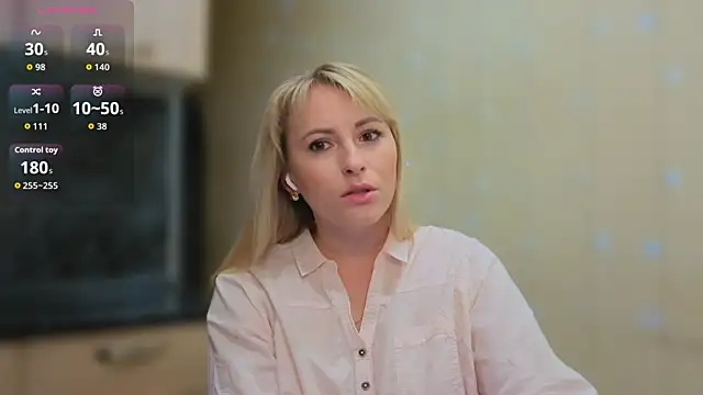 Snapshot of Smoorodinkaa chatting on October 11, 2025, 8:43 pm Smoorodinkaa online show from October 11, 2025, 8:43 pm