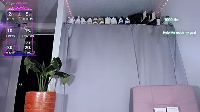 Snapshot of emily_palmeer chatting on February 18, 2025, 11:55 am emily palmeer online show from February 18, 2025, 11:55 am