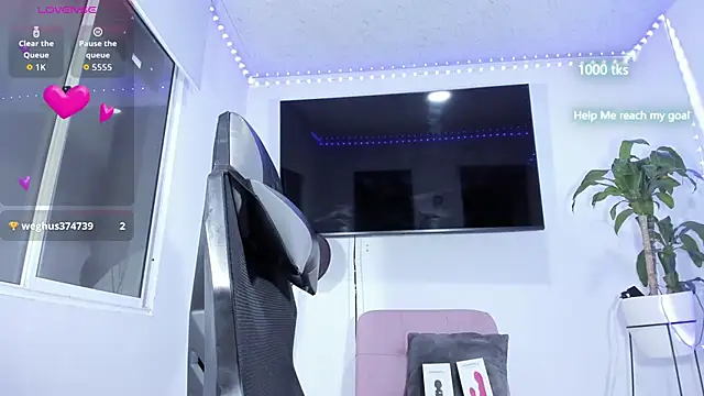 emily palmeer online show from November 25, 2025, 10:26 am