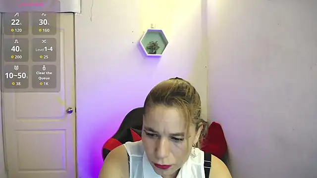AuroraRojas online show from November 12, 2025, 11:30 pm