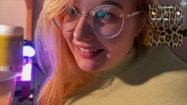 Snapshot of JacyWinslat chatting on February 5, 2025, 12:42 am JacyWinslat online show from February 5, 2025, 12:42 am