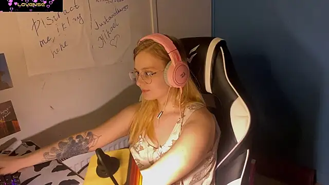 Snapshot of JacyWinslat chatting on March 3, 2025, 7:28 pm JacyWinslat online show from March 3, 2025, 7:28 pm