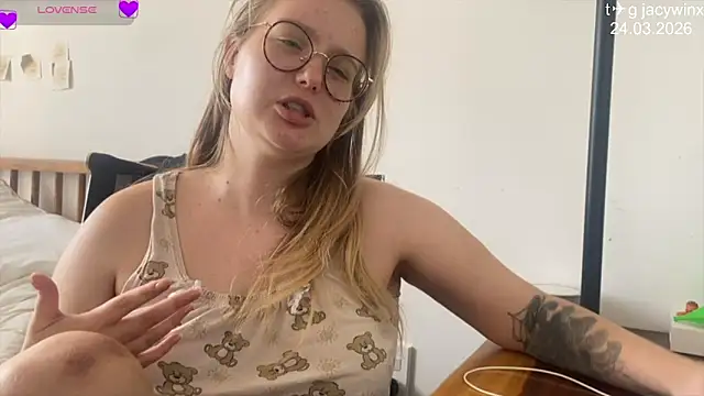 JacyWinslat online show from March 24, 2026, 7:52 am