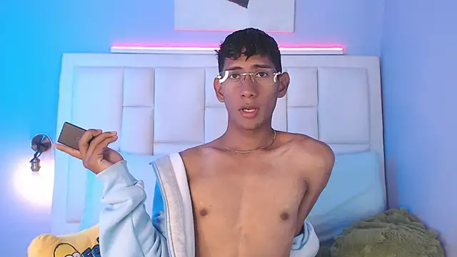 Nick Collins18 online show from January 6, 2026, 10:03 pm