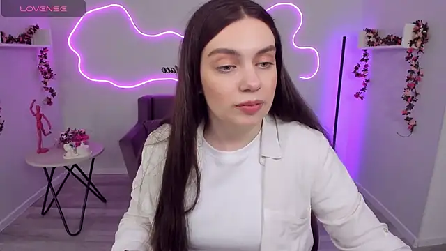 Snapshot of DaniellaLovely chatting on March 18, 2025, 2:06 pm DaniellaLovely online show from March 18, 2025, 2:06 pm