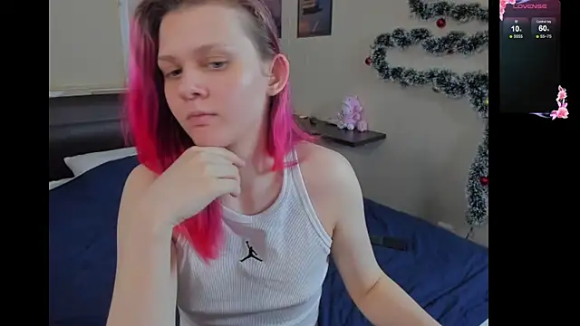 Snapshot of JulieTaylors chatting on June 27, 2026, 9:21 pm JulieTaylors online show from June 27, 2026, 9:21 pm