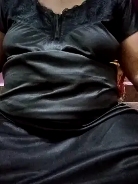 kavinila20 online show from December 18, 2025, 8:23 pm