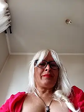 Snapshot of Rousmk1 chatting on February 19, 2025, 8:41 pm Rousmk1 online show from February 19, 2025, 8:41 pm