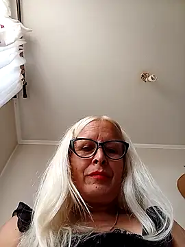 Snapshot of Rousmk1 chatting on March 17, 2025, 2:23 pm Rousmk1 online show from March 17, 2025, 2:23 pm