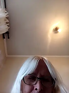 Snapshot of Rousmk1 chatting on December 2, 2024, 8:06 pm Rousmk1 online show from December 2, 2024, 8:06 pm