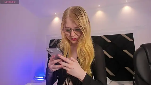 Snapshot of Alexa_Handler chatting on July 26, 2026, 7:43 pm Alexa Handler online show from July 26, 2026, 7:43 pm