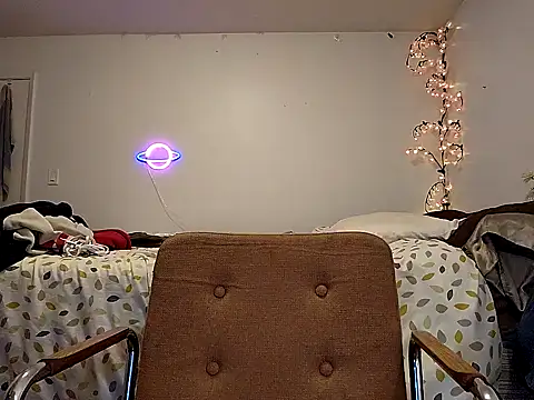 Kittyymaze1 online show from April 30, 2026, 11:42 pm