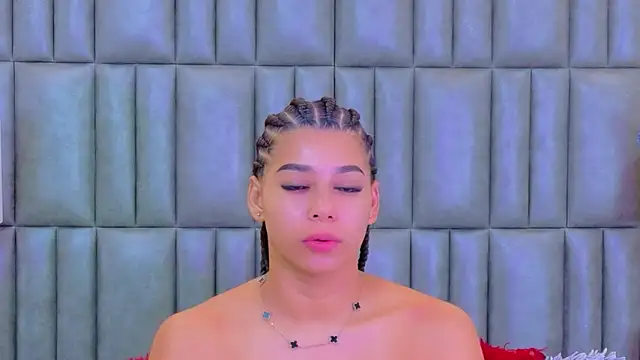 TiaraRosse online show from March 13, 2026, 11:37 am